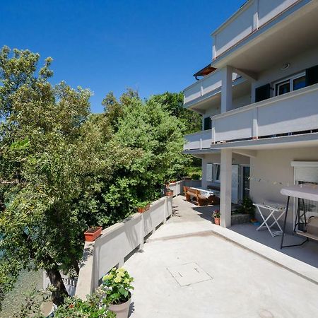 Apartments By The Sea In Лопар Екстериор снимка