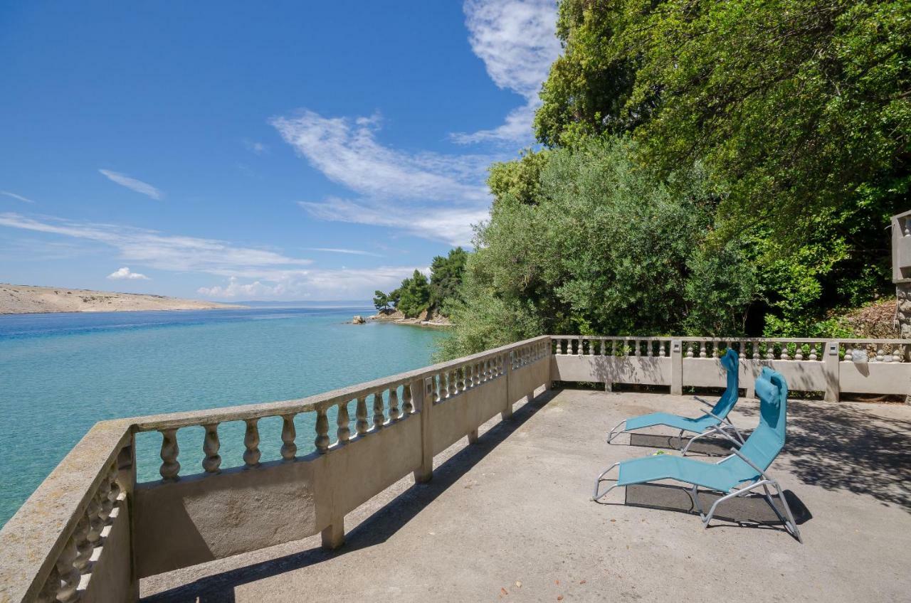 Apartments By The Sea In Лопар Екстериор снимка